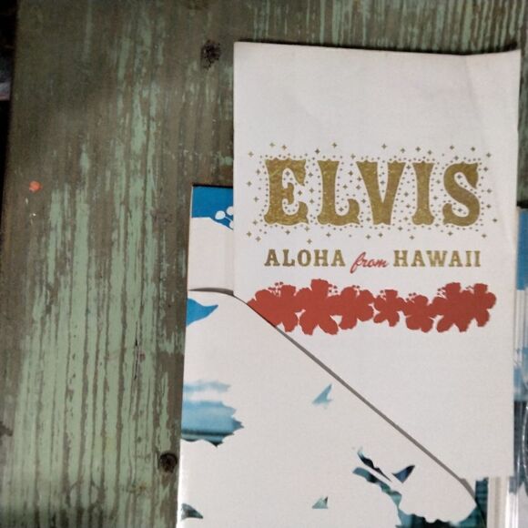 Elvis Aloha From Hawaii Deluxe Edition DVD 2 Disc Set with Booklet 2004 - Picture 4 of 14